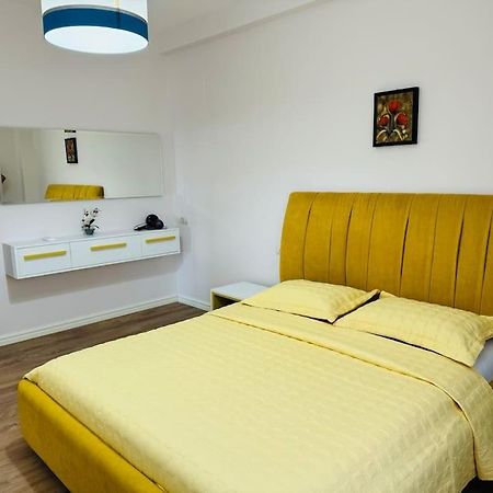 Yellow Apartment Durrës Exterior foto